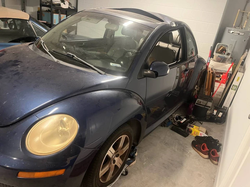 2006 Volkswagen New Beetle - Image 3 of 8