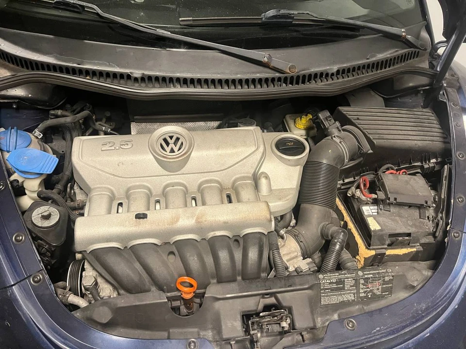 2006 Volkswagen New Beetle - Image 2 of 8