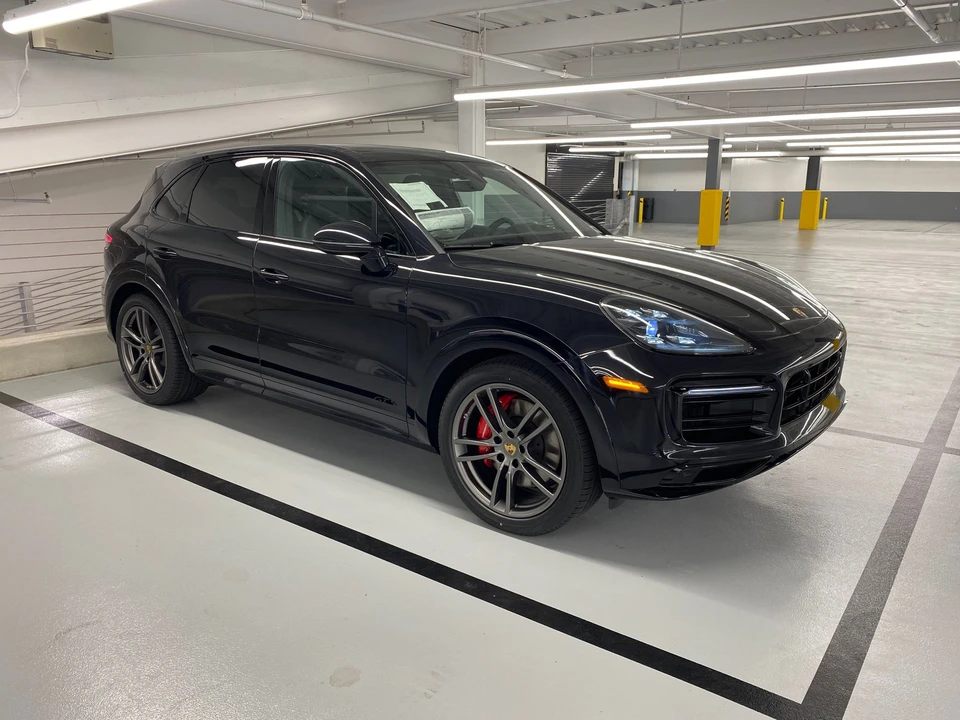 2022 Porsche 9Y0/9Y3 Cayenne GTS - Image 3 of 10