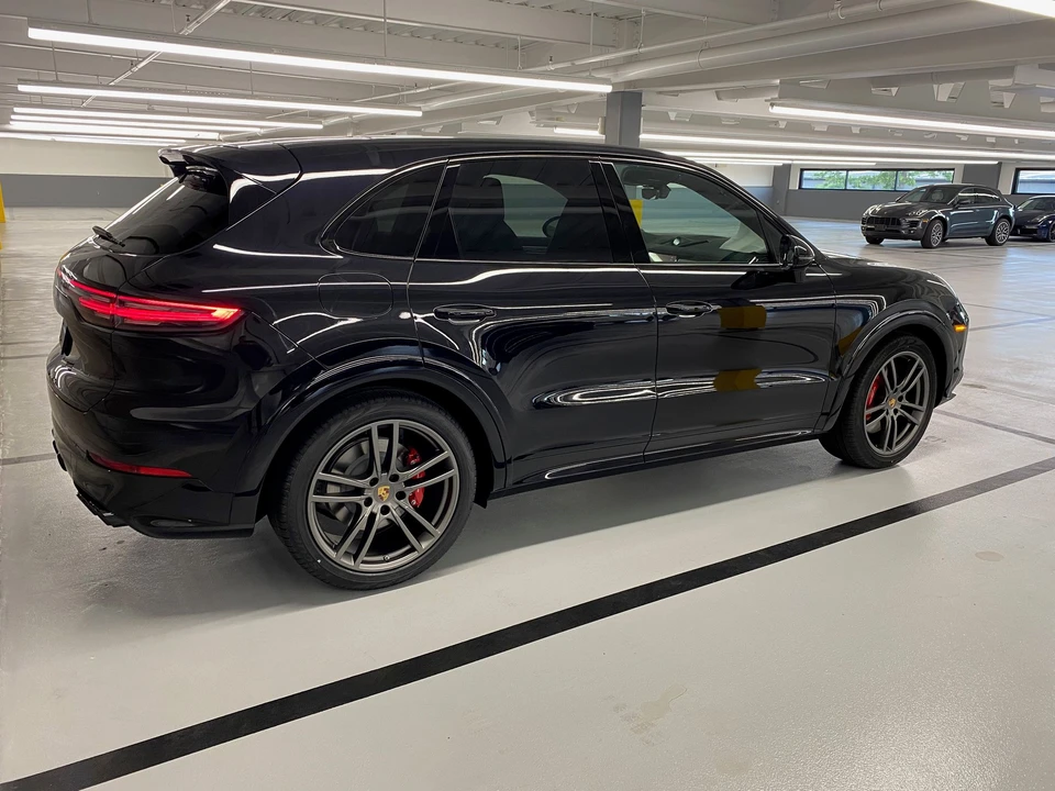 2022 Porsche 9Y0/9Y3 Cayenne GTS - Image 5 of 10