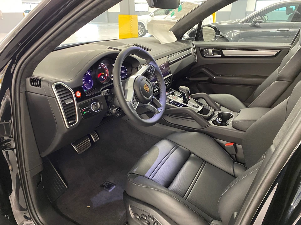 2022 Porsche 9Y0/9Y3 Cayenne GTS - Image 6 of 10