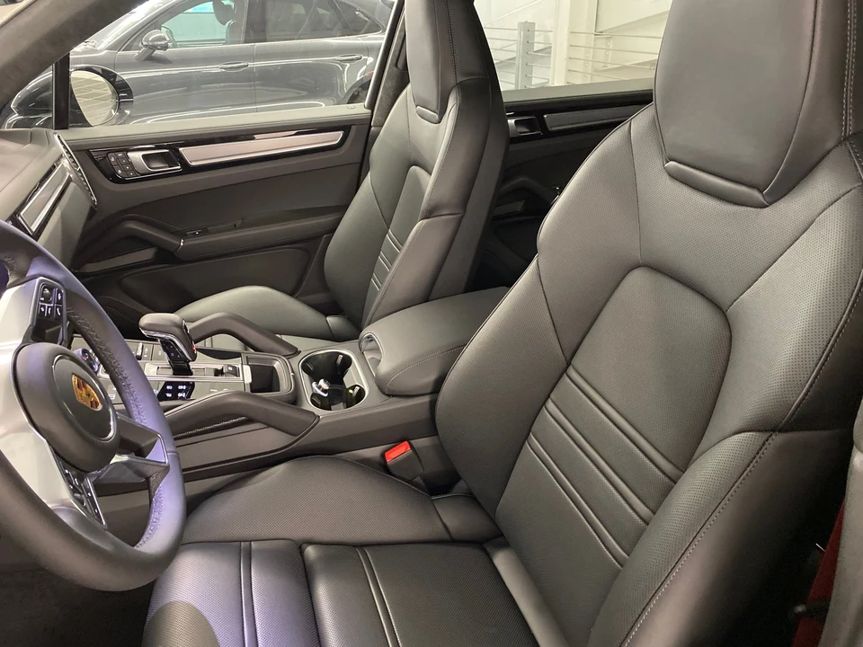 2022 Porsche 9Y0/9Y3 Cayenne GTS - Image 8 of 10