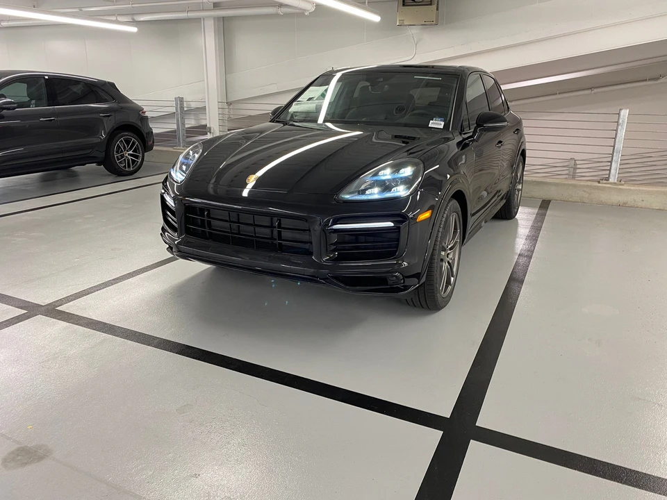 2022 Porsche 9Y0/9Y3 Cayenne GTS - Image 9 of 10