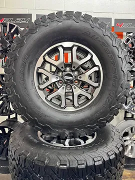 Ford F150 RAPTOR LT Wheel and Tire Set