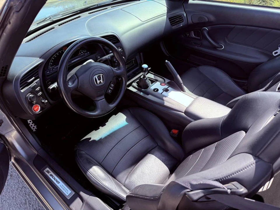 2004 Honda AP2 S2000 - Image 6 of 10