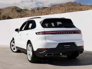 2025 Porsche 9Y0/9Y3 Cayenne - Image 3 of 4