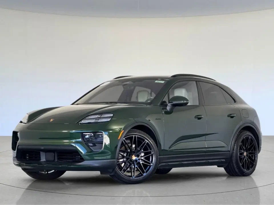 2025 Porsche Macan Electric - Image 6 of 9