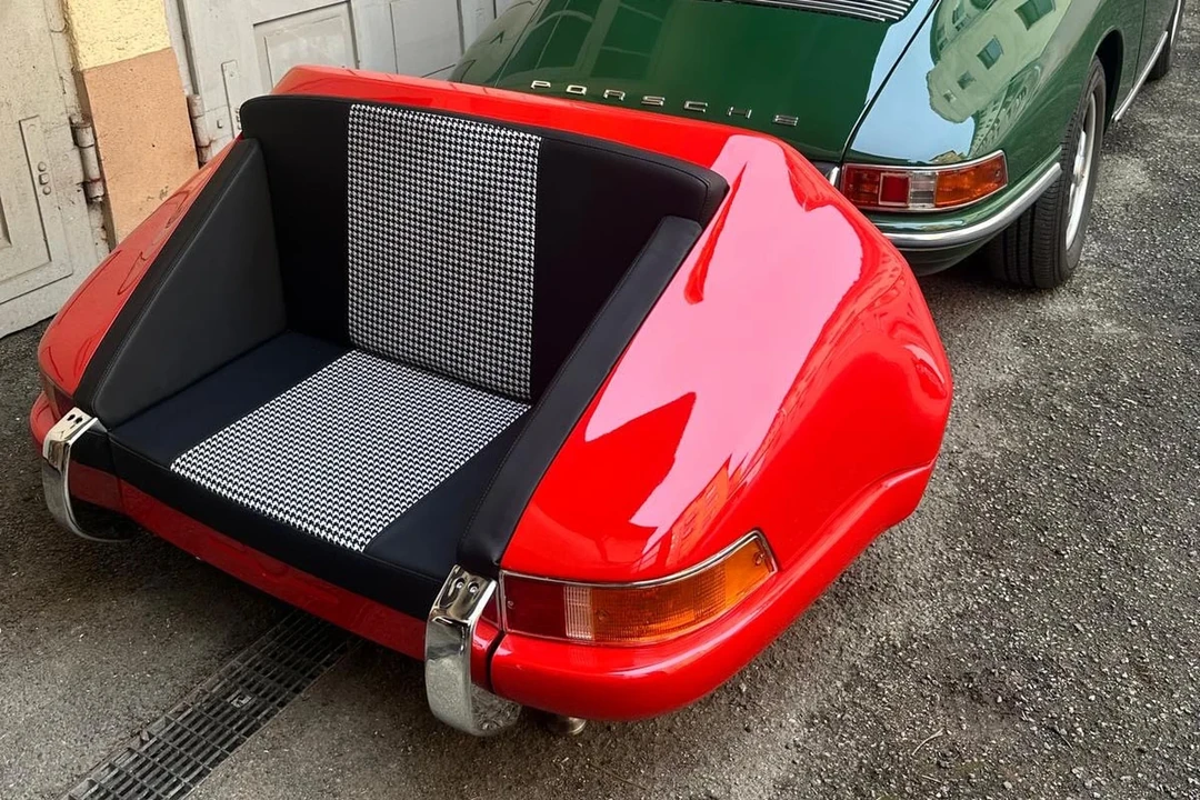 Porsche 911 - Image 16 of 24
