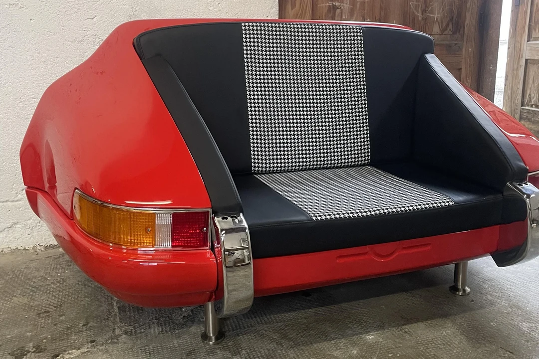 Porsche 911 - Image 2 of 24