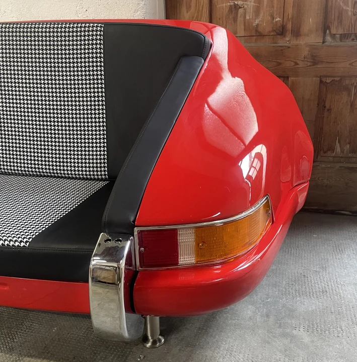 Porsche 911 - Image 11 of 24
