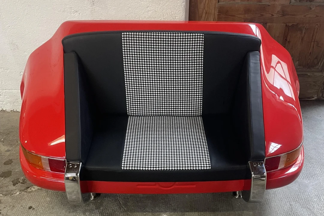 Porsche 911 - Image 7 of 24