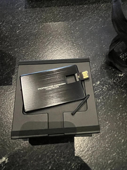 Porsche - Image 14 of 17