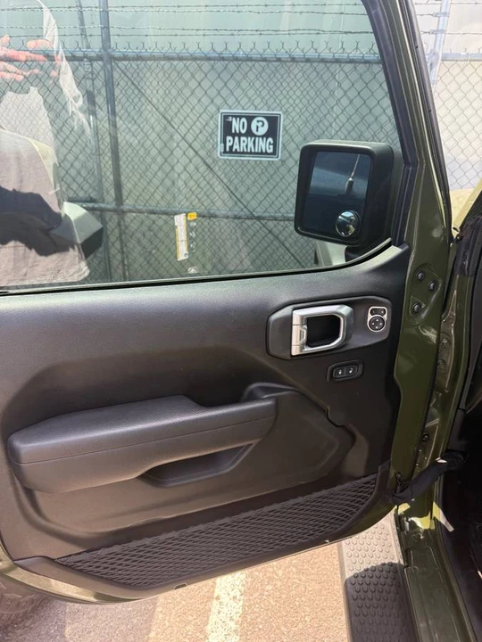 2023 Jeep JL Wrangler - Image 11 of 17