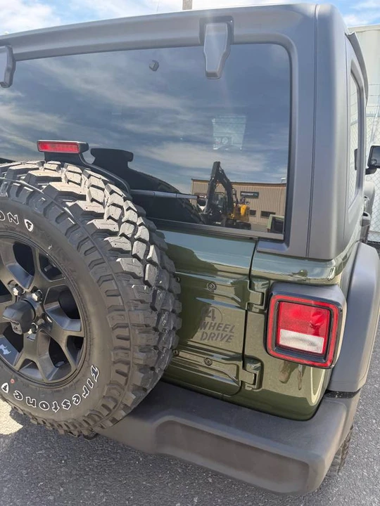 2023 Jeep JL Wrangler - Image 3 of 17