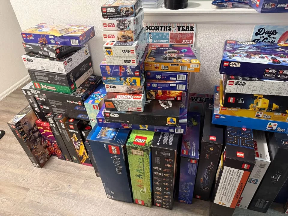 Parts & Memorabilia Scale Models - Image 2 of 10
