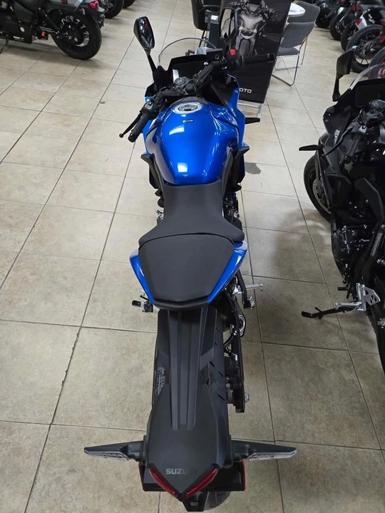 Suzuki GSX-R - Image 4 of 5
