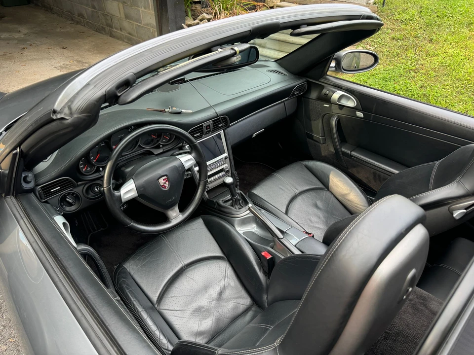 2006 Porsche 997 Carrera 4 - Image 5 of 16