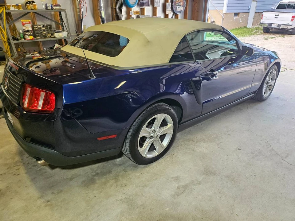 2010 Ford S197 Mustang - Image 3 of 16