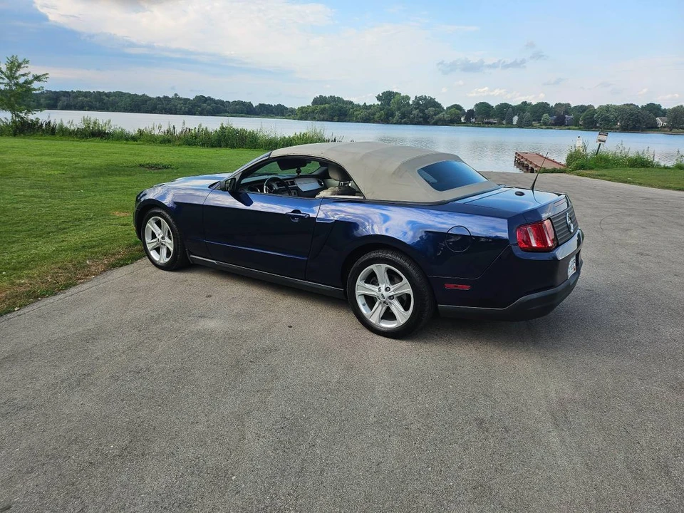 2010 Ford S197 Mustang - Image 9 of 16