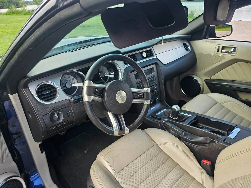 2010 Ford S197 Mustang - Image 7 of 16