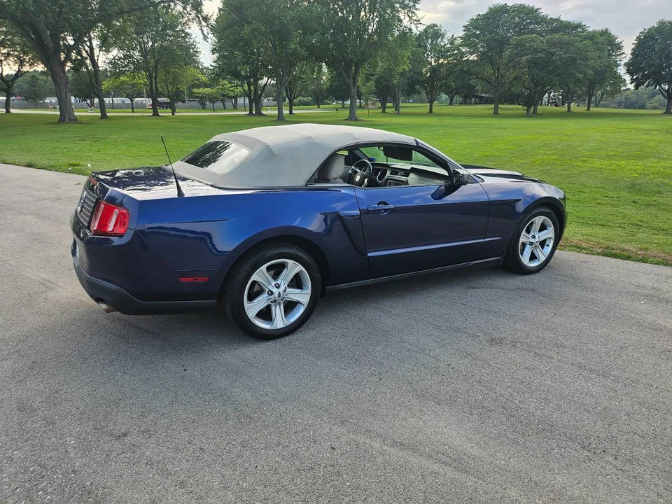 2010 Ford S197 Mustang - Image 10 of 16