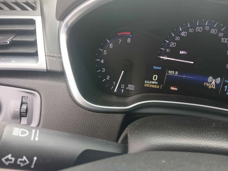 2011 Cadillac SRX - Image 2 of 9