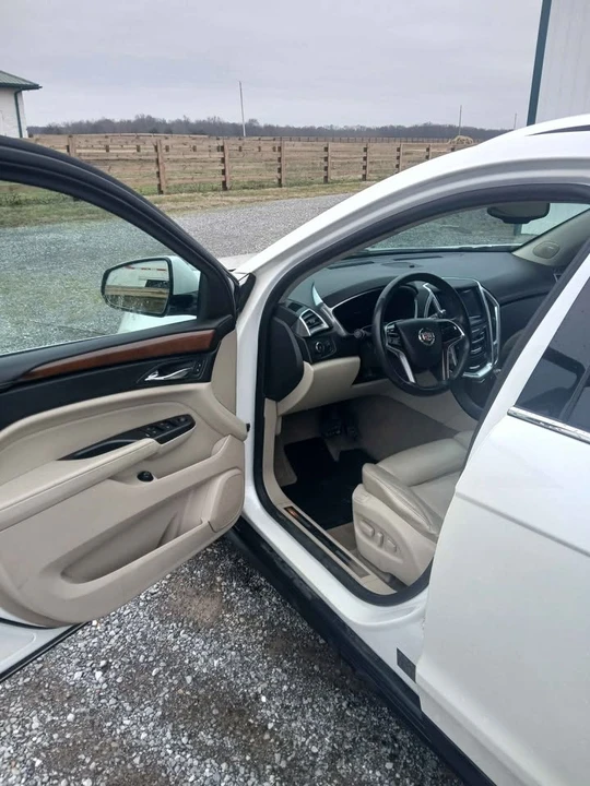 2011 Cadillac SRX - Image 8 of 9