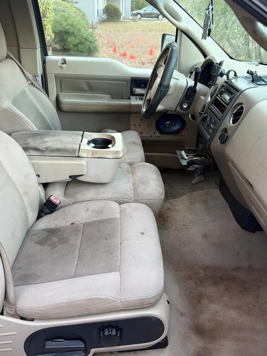 2004 Ford F-Series - Image 2 of 6