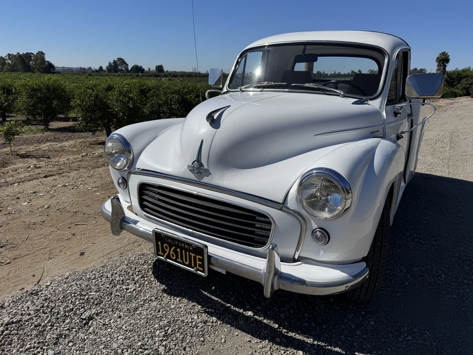 Morris Minor - Image 2 of 31