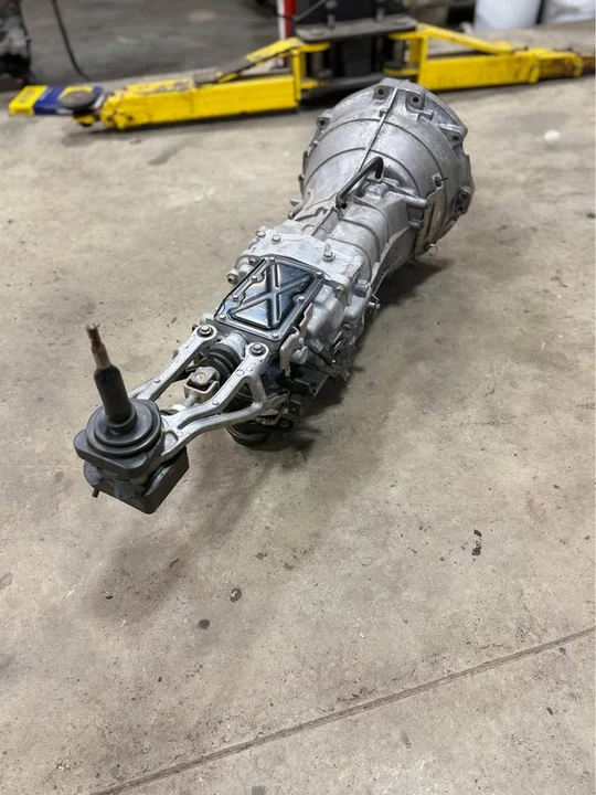 Parts & Memorabilia Gearboxes - Image 3 of 3