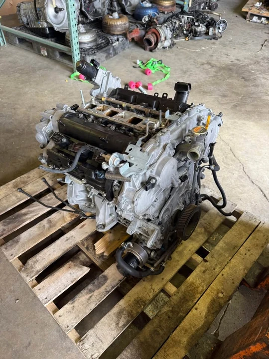 Parts & Memorabilia Engines - Image 8 of 9