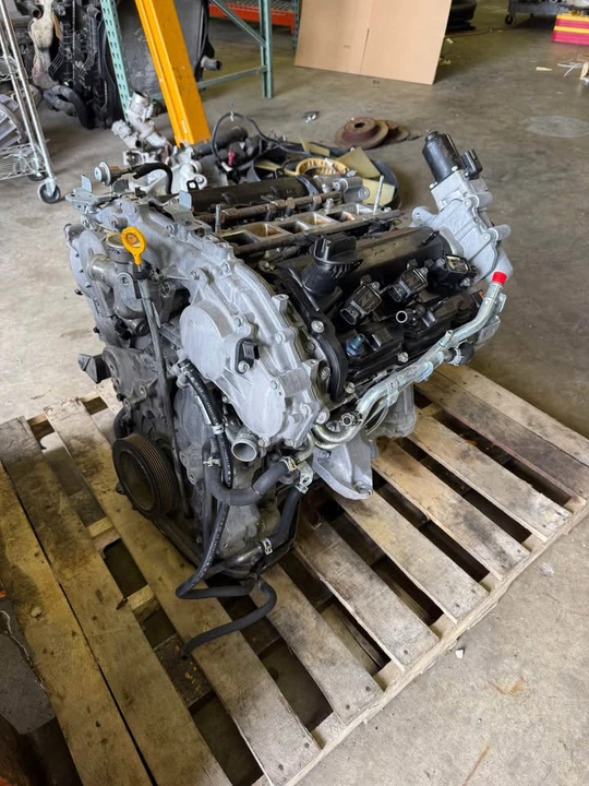 Parts & Memorabilia Engines - Image 2 of 9