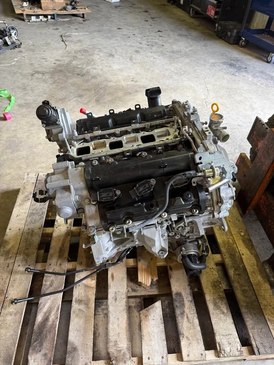Parts & Memorabilia Engines - Image 7 of 9