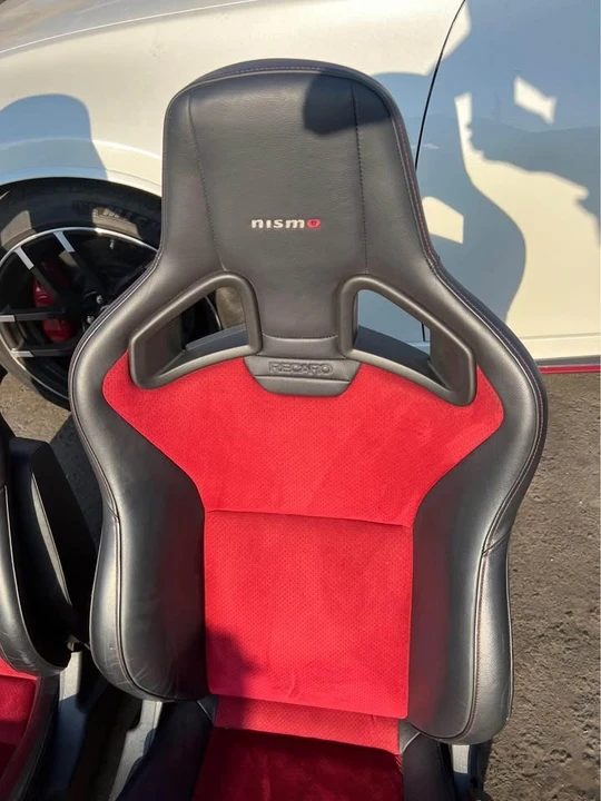 2015 Parts & Memorabilia Seats & Interior - Image 3 of 8