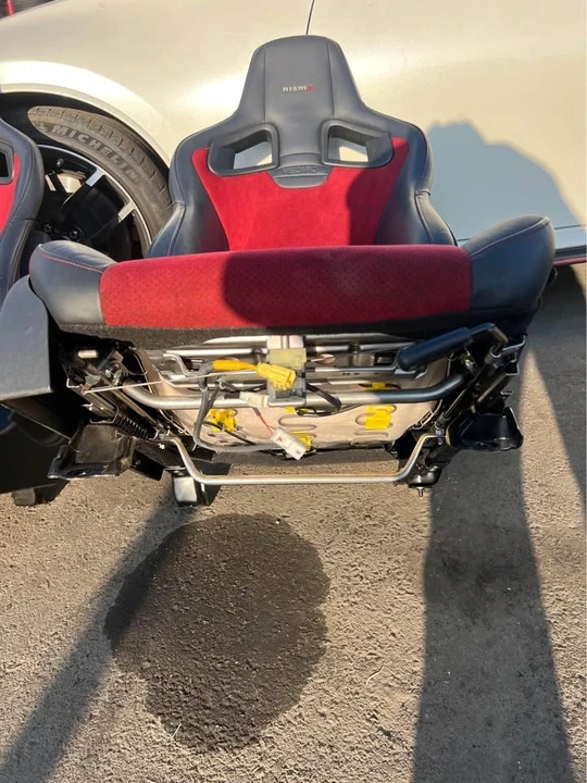 2015 Parts & Memorabilia Seats & Interior - Image 7 of 8