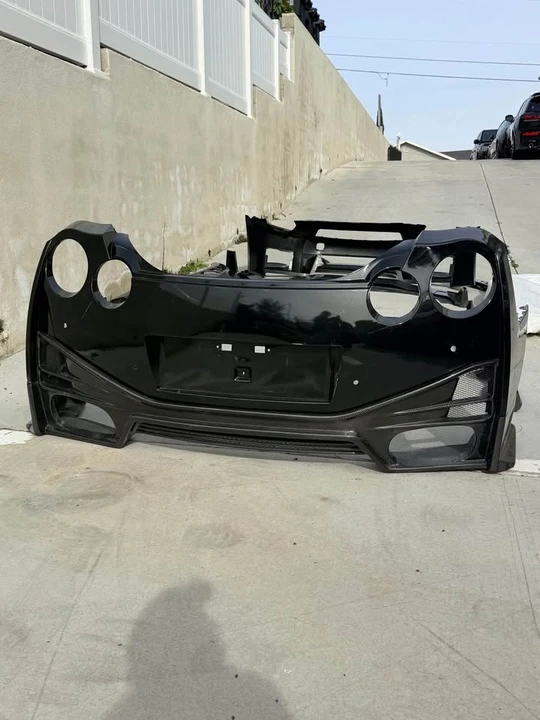 2009 Parts & Memorabilia Bodywork - Image 2 of 4