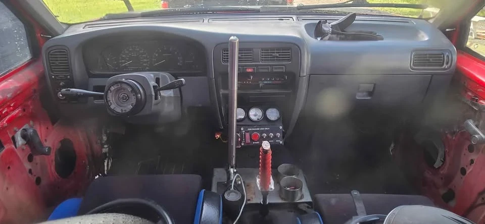 1993 Nissan Frontier - Image 6 of 6