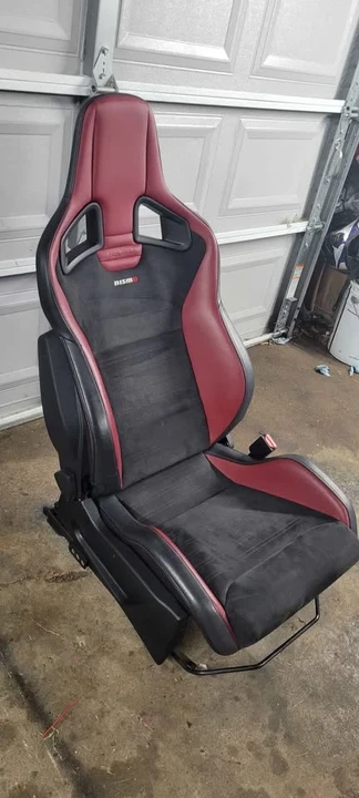 2014 Parts & Memorabilia Seats & Interior - Image 3 of 8