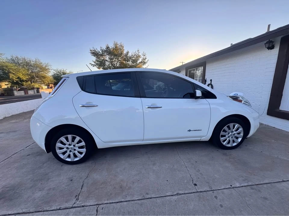 2015 Nissan Leaf - Image 2 of 5