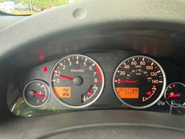 2000 Nissan Pathfinder - Image 10 of 20