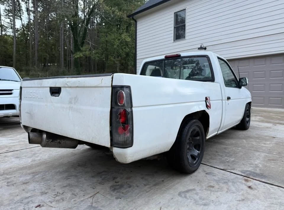 Nissan Frontier 1st Gen - Image 5 of 6