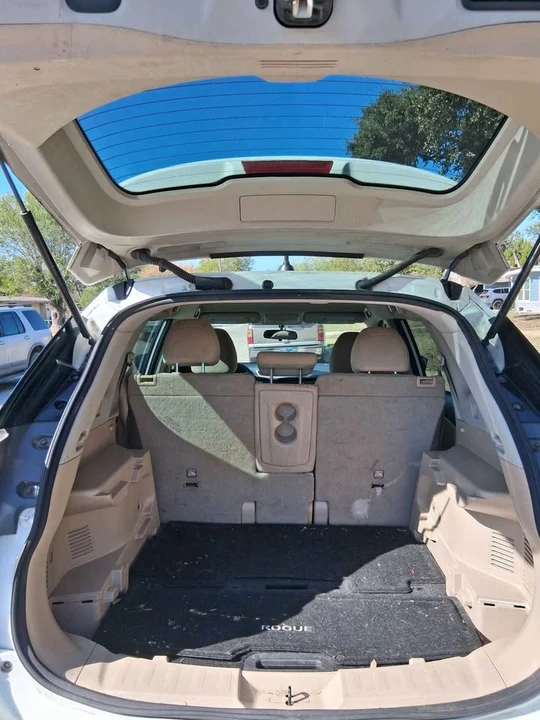 2016 Nissan Rogue - Image 4 of 8