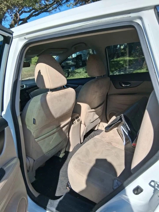 2016 Nissan Rogue - Image 7 of 8