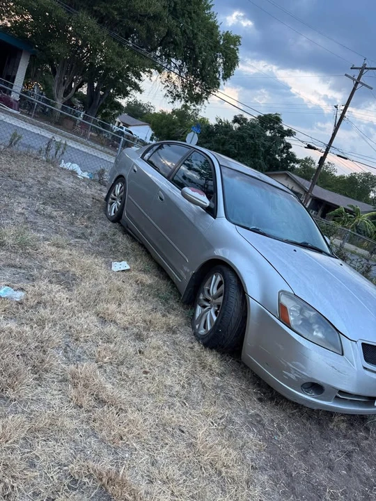 Nissan Sentra - Image 3 of 3