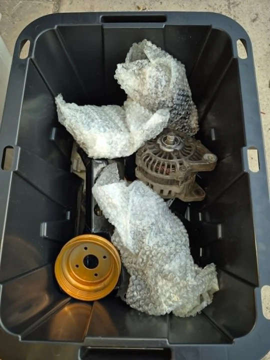 Parts & Memorabilia Engines - Image 6 of 10