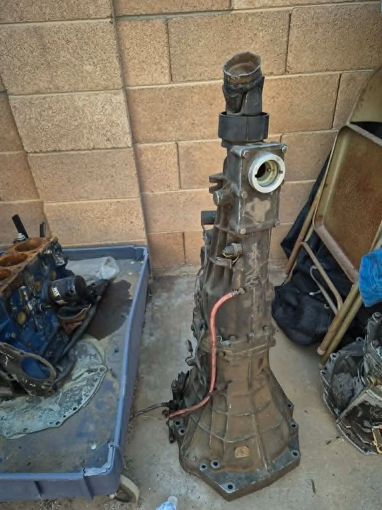 Parts & Memorabilia Engines - Image 10 of 10