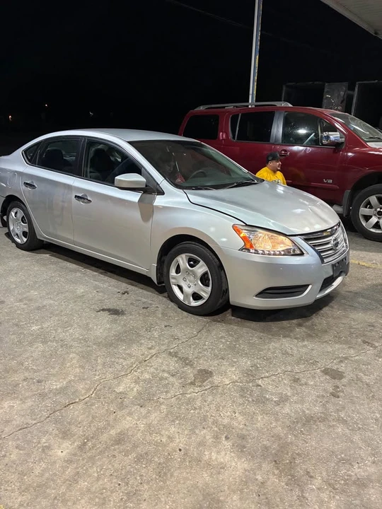 2013 Nissan Sentra 7th Gen - Image 2 of 4