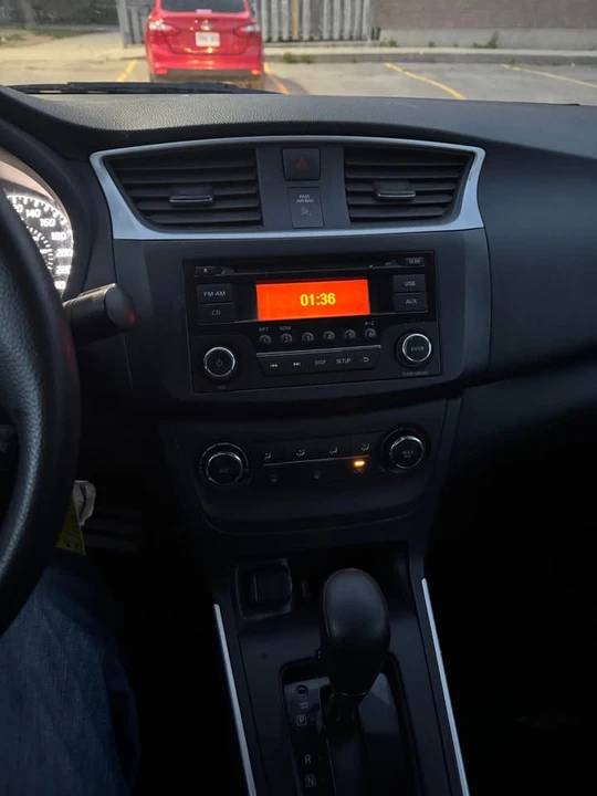 2017 Nissan Sentra 7th Gen - Image 9 of 10