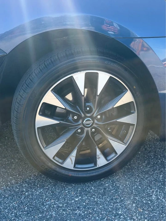 2017 Nissan Sentra 7th Gen - Image 9 of 10