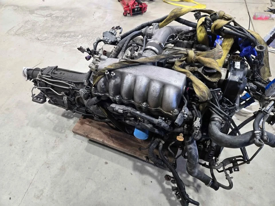 Parts & Memorabilia Engines - Image 3 of 10